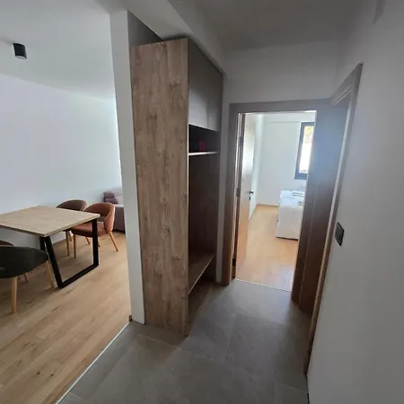 Jahorinska 51 アパート ヤホリナ