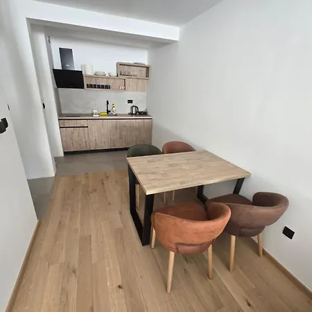 アパート Jahorinska 51 *